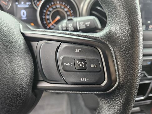 Used 2023 Jeep Wrangler Unlimited Sport AWD/4WD image 25