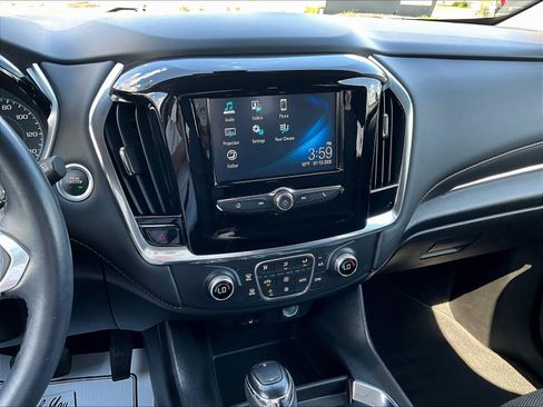 Used 2018 Chevrolet Traverse LT FWD image 15