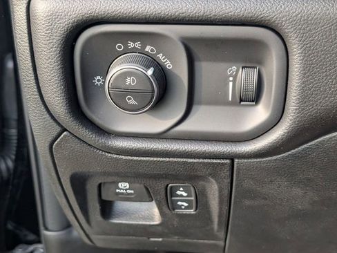 New 2026 RAM 1500 4x4 Crew Cab image 13