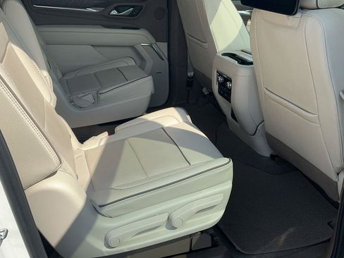 Used 2023 GMC Yukon XL Denali w/ Denali Reserve Package AWD/4WD image 30