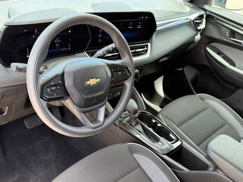 Used 2025 Chevrolet TrailBlazer LT image 9