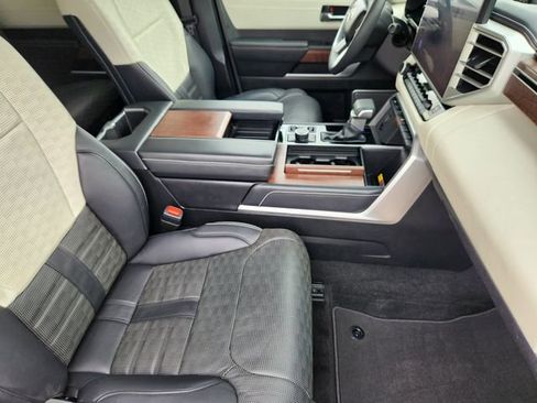 Used 2025 Toyota Sequoia Capstone image 10