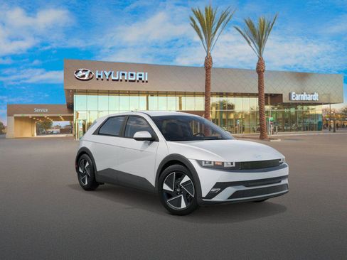 New 2026 Hyundai Ioniq 5 SE image 2