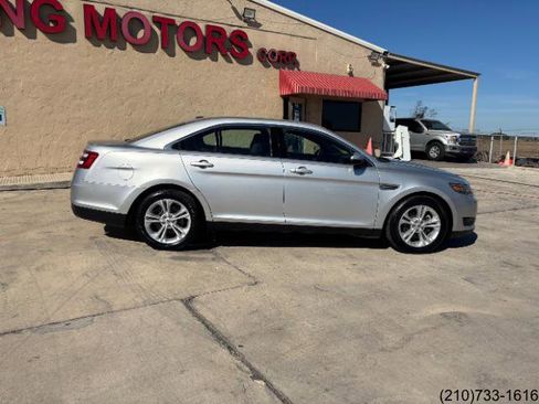 Used 2017 Ford Taurus SEL image 8