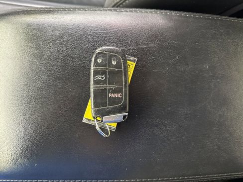 Used 2014 Chrysler 300 image 31