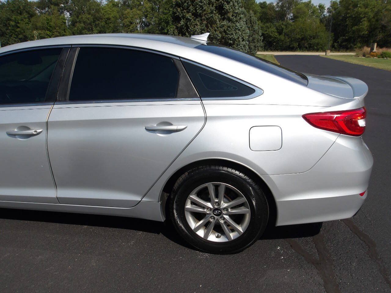 Used 2015 Hyundai Sonata SE w/ Option Group 02 FWD image 36