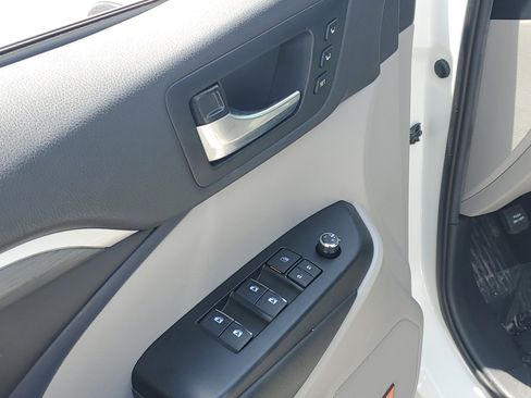 Used 2019 Toyota Highlander Limited AWD/4WD image 22