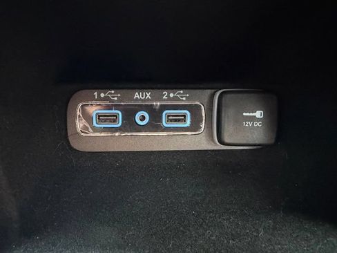 Used 2020 Jeep Grand Cherokee Laredo AWD/4WD image 22