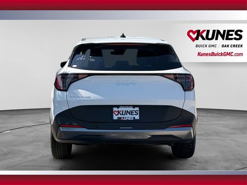 Used 2026 Kia Sportage LX FWD image 9