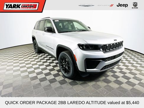 New 2026 Jeep Grand Cherokee Altitude AWD/4WD image 1