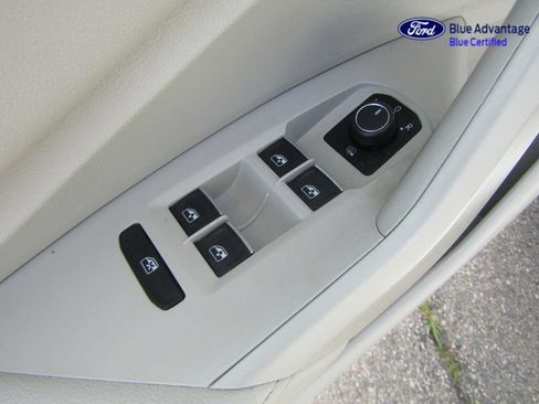 Used 2022 Volkswagen Jetta SE FWD image 26