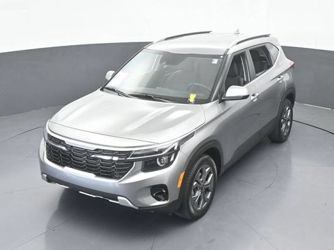 Used 2024 Kia Seltos S FWD image 46