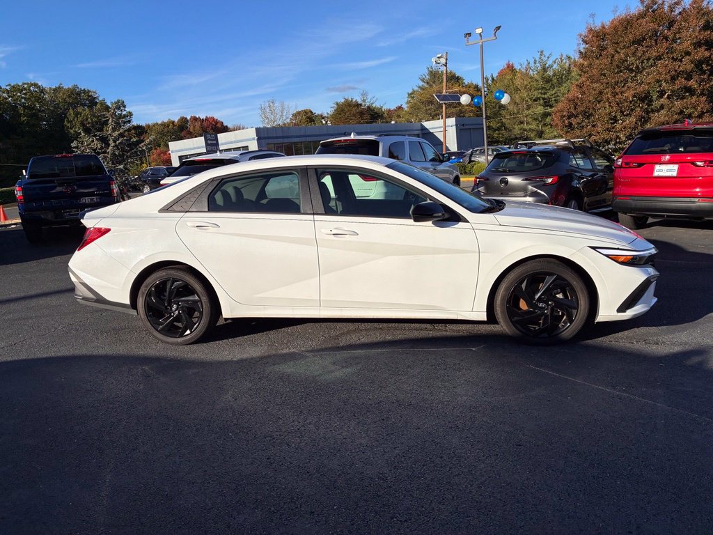 Used 2026 Hyundai Elantra Sport FWD image 8
