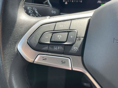 Used 2024 Volkswagen Jetta SE FWD image 22