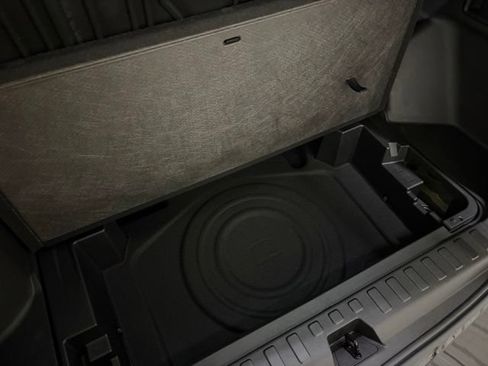 Used 2023 Chevrolet Equinox RS w/ LPO, Floor Liner Package AWD/4WD image 15
