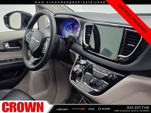 Certified 2024 Chrysler Pacifica Touring-L FWD image 12