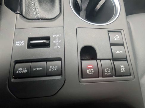 Certified 2023 Toyota Highlander XLE image 14