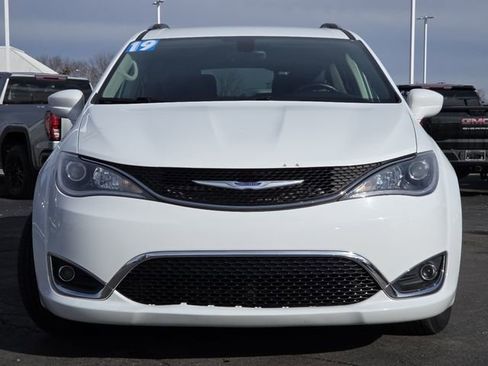 Used 2019 Chrysler Pacifica Touring-L Plus w/ Tire & Wheel Group image 14