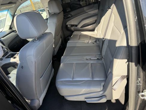 Used 2020 Chevrolet Suburban LT image 19