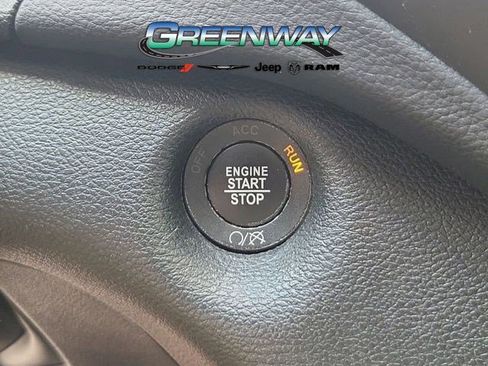 Used 2021 Jeep Cherokee Latitude Plus FWD image 9