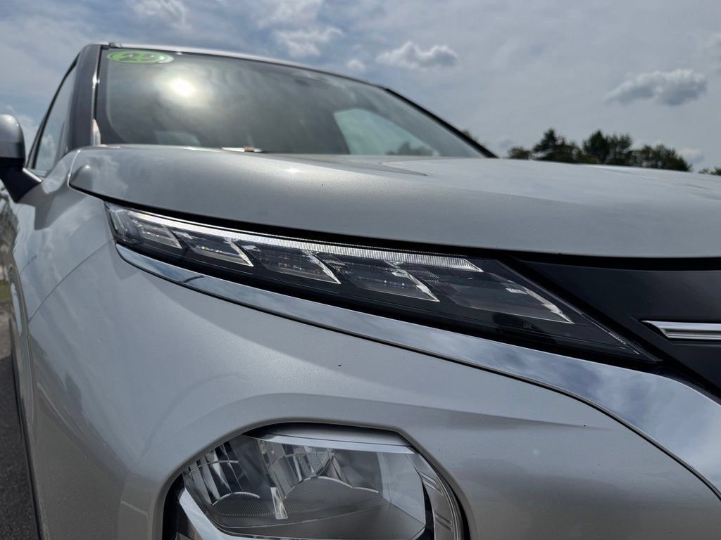 Used 2025 Mitsubishi Outlander SE AWD/4WD image 9