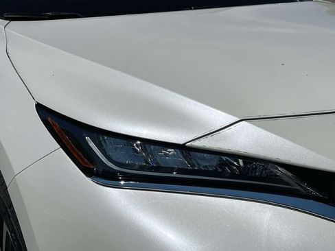 Used 2021 Toyota Venza LE AWD/4WD image 14