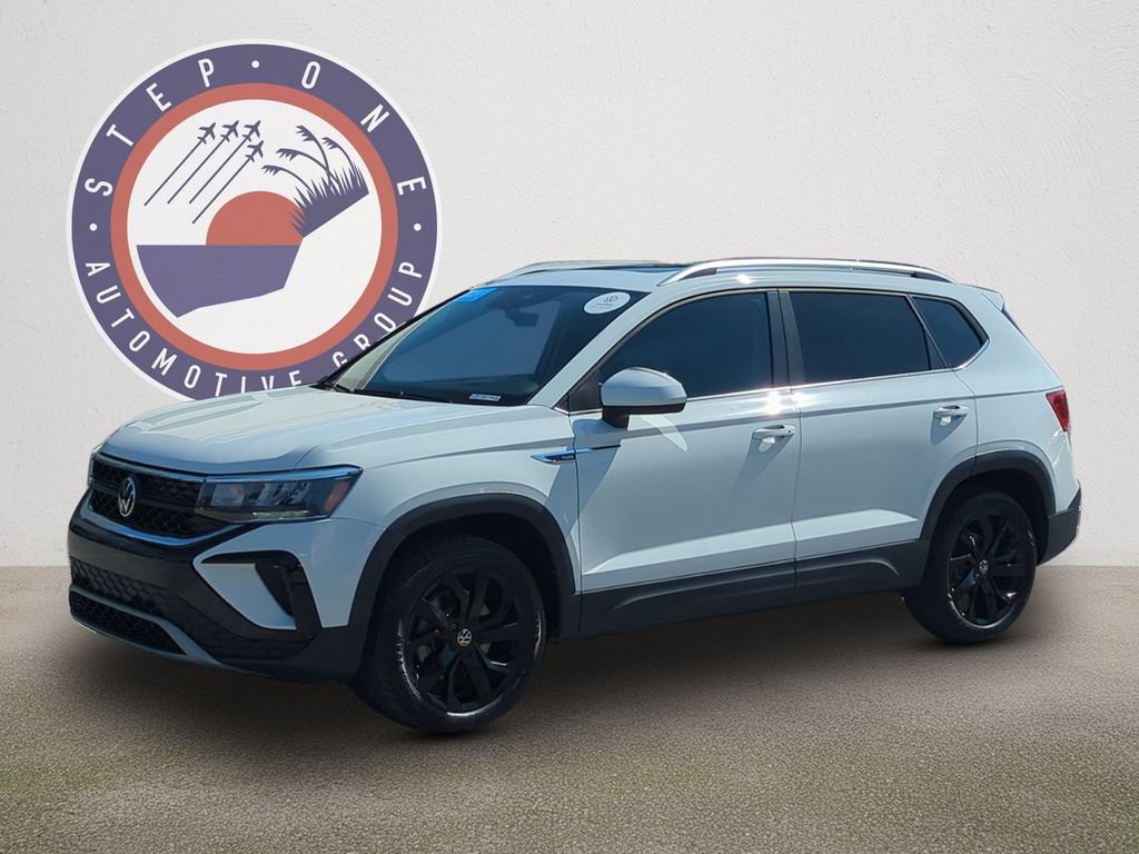 Certified 2023 Volkswagen Taos SE FWD image 2