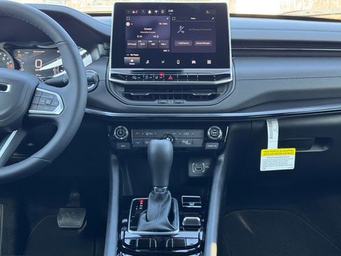 New 2026 Jeep Compass Latitude image 15