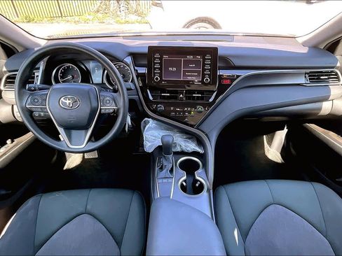Used 2022 Toyota Camry LE image 15