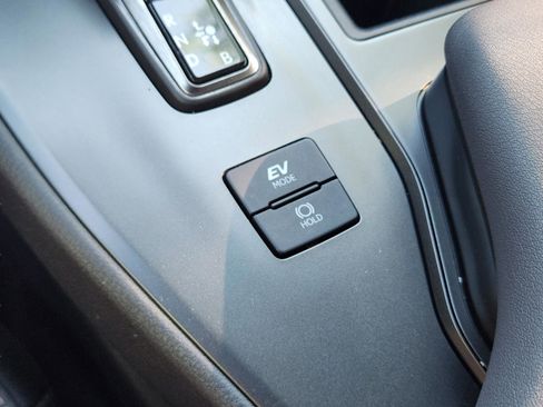 Certified 2025 Lexus UX 300h FWD image 16