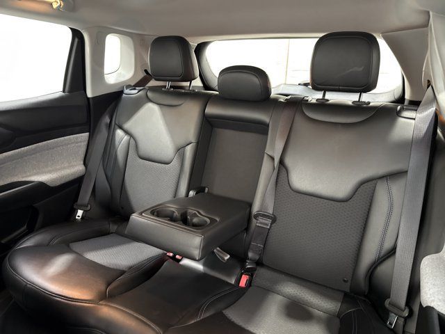 Used 2022 Jeep Compass Latitude AWD/4WD image 13