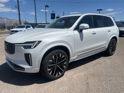 New 2026 Volvo XC90 T8 Ultra w/ Protection Package Premier image 7
