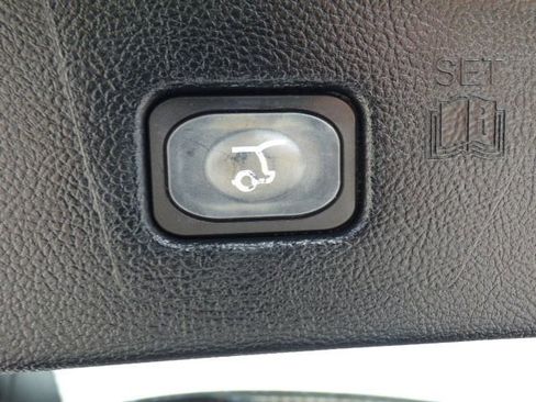 Used 2020 Ford Edge SEL w/ Convenience Package FWD image 13
