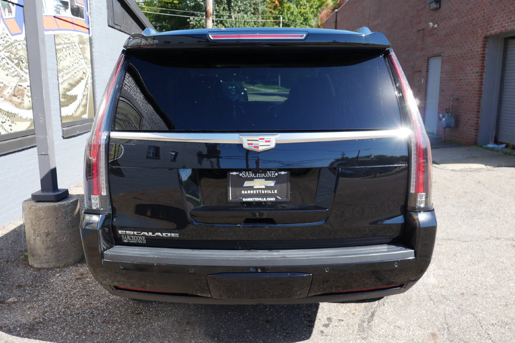 Used 2020 Cadillac Escalade Luxury AWD/4WD image 23