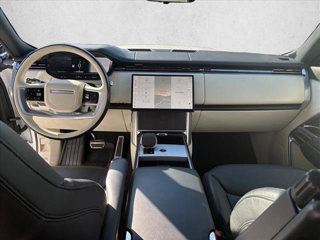 Used 2024 Land Rover Range Rover Long Wheelbase SE AWD/4WD image 16