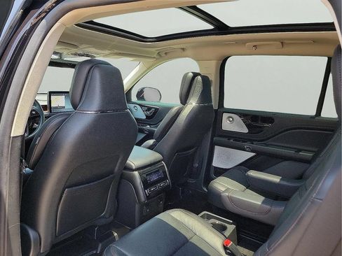 Used 2023 Lincoln Aviator Reserve w/ Equipment Group 201A AWD/4WD image 12