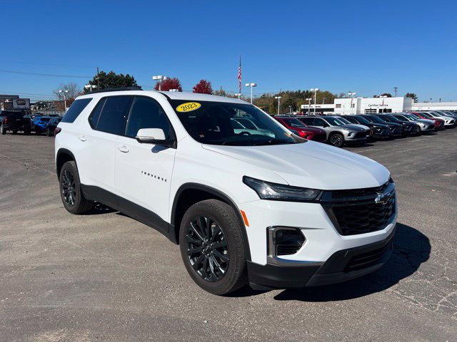 Used 2023 Chevrolet Traverse RS w/ LPO, Floor Liner Package AWD/4WD image 3