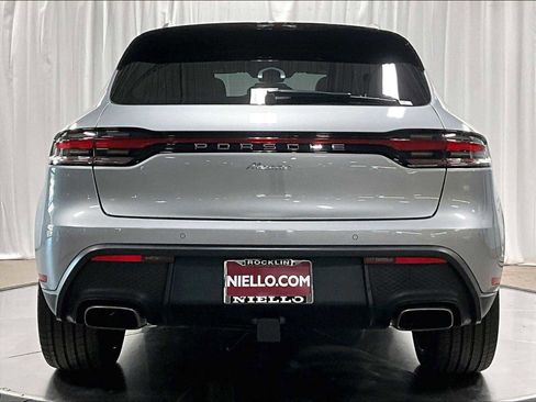 Used 2025 Porsche Macan image 9