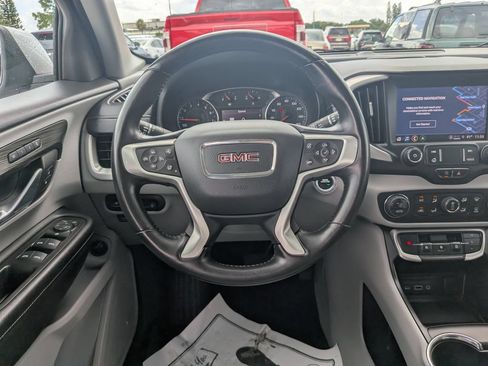 Used 2022 GMC Terrain SLT w/ Infotainment Package II FWD image 16