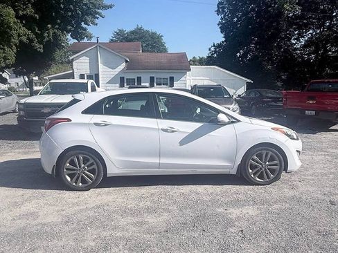 Used 2016 Hyundai Elantra GT w/ Option Group 02 FWD image 6