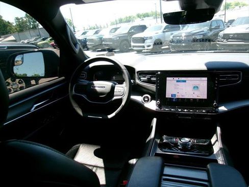 Certified 2024 Jeep Wagoneer Series II AWD/4WD image 13