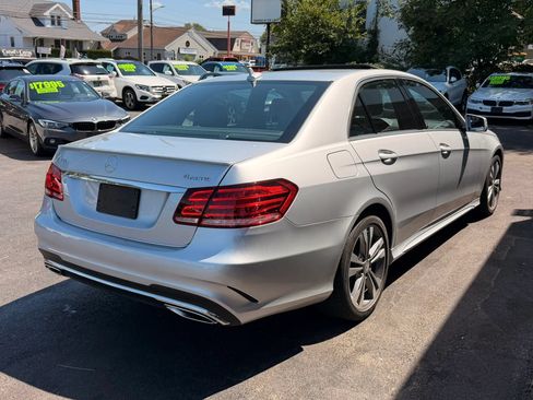 Used 2016 Mercedes-Benz E 350 4MATIC Sedan w/ Premium Package image 2