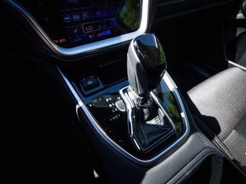 Used 2025 Subaru Outback Premium image 26