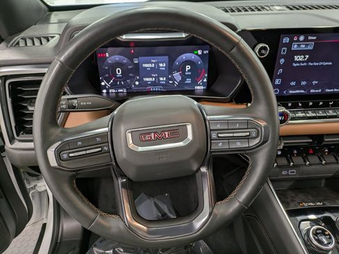 Used 2024 GMC Canyon AT4 w/ AT4 Premium Package image 19