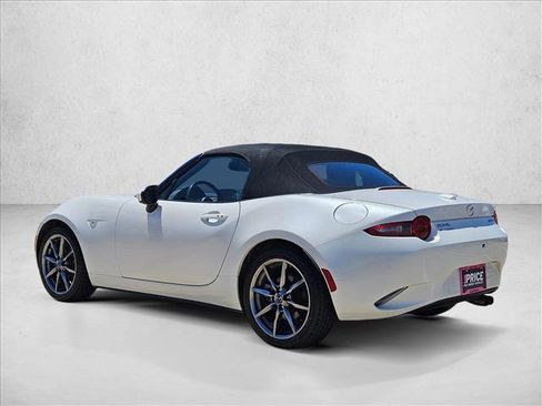 Used 2022 MAZDA MX-5 Miata Grand Touring w/ Weather Package RWD image 8