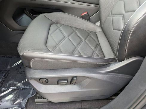 Certified 2024 Volkswagen Atlas SE image 22