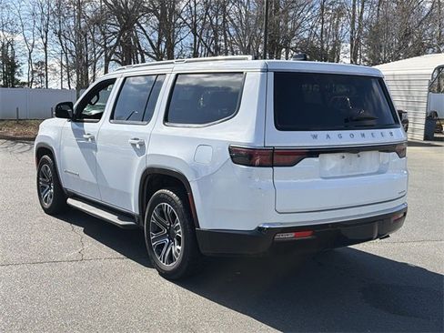 Used 2024 Jeep Wagoneer Series II image 4