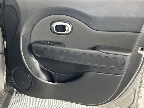 Used 2019 Kia Soul FWD image 31