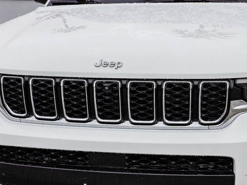 Certified 2024 Jeep Grand Cherokee L Limited w/ Luxury Tech Group II image 6