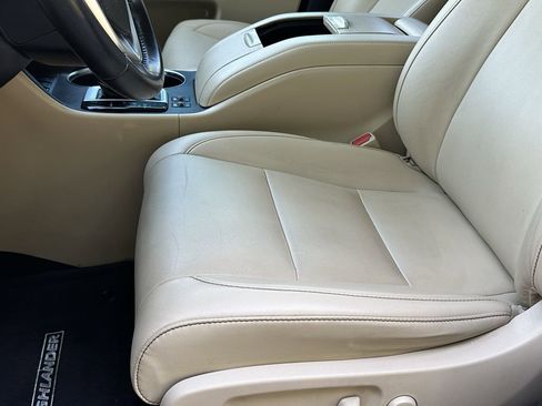 Used 2019 Toyota Highlander XLE image 10